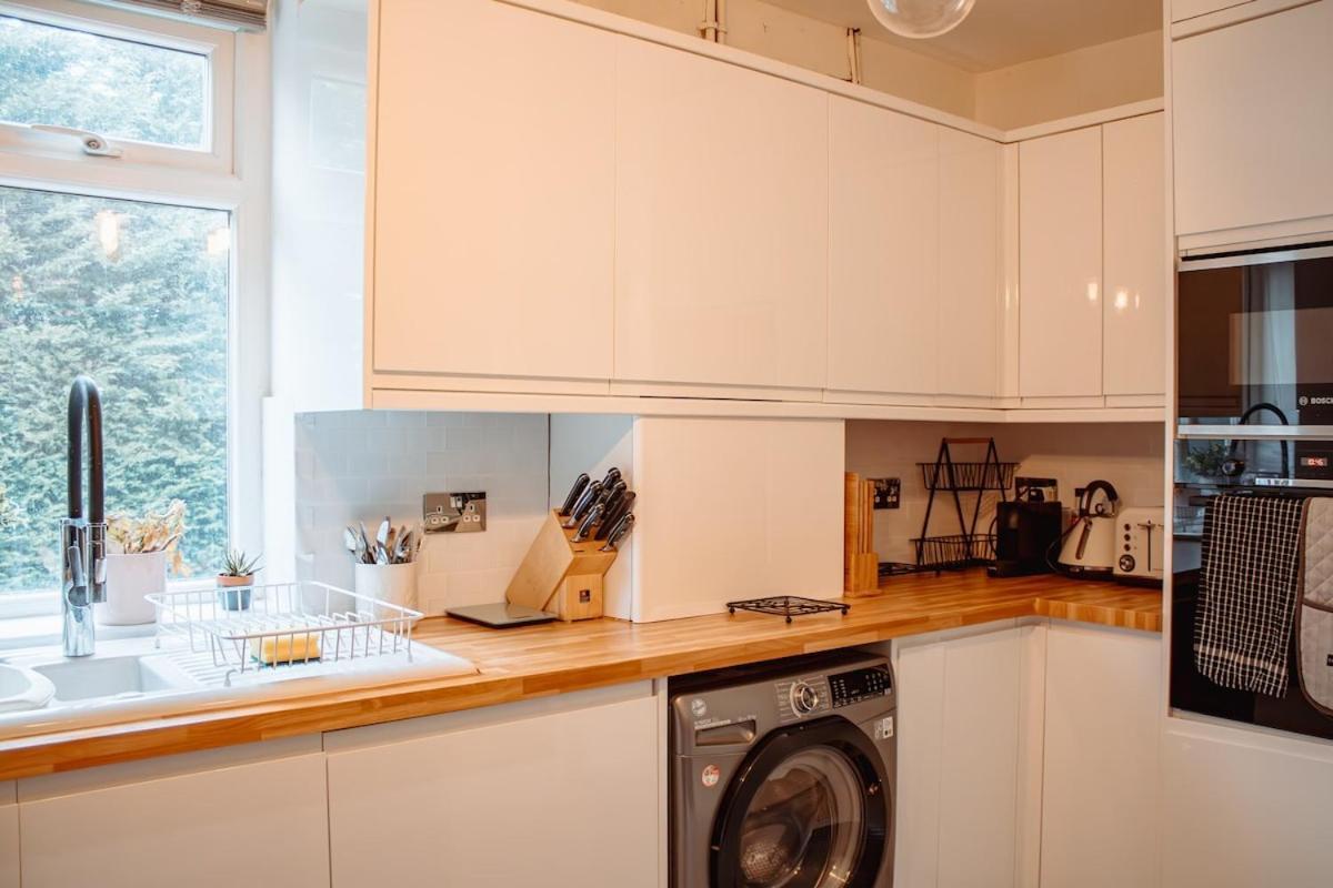 Modern 1-Bed House With Parking Near Kirkstall Villa Horsforth Luaran gambar